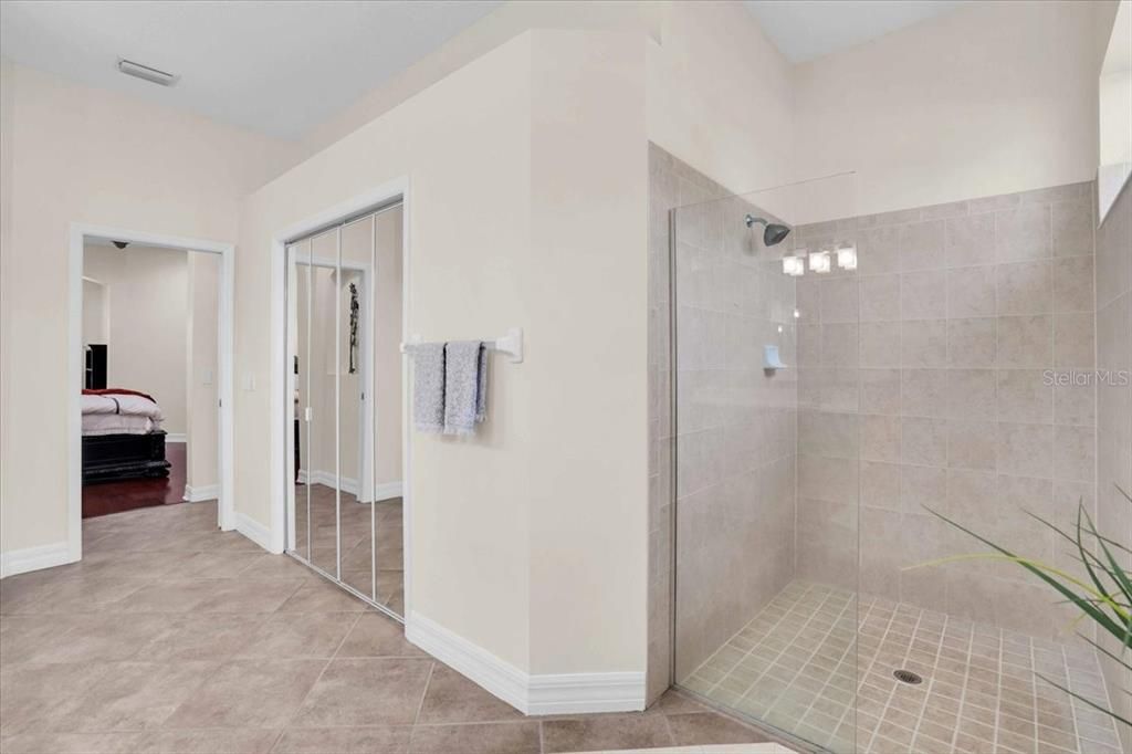 Activo con contrato: $749,000 (4 camas, 4 baños, 3024 Pies cuadrados)