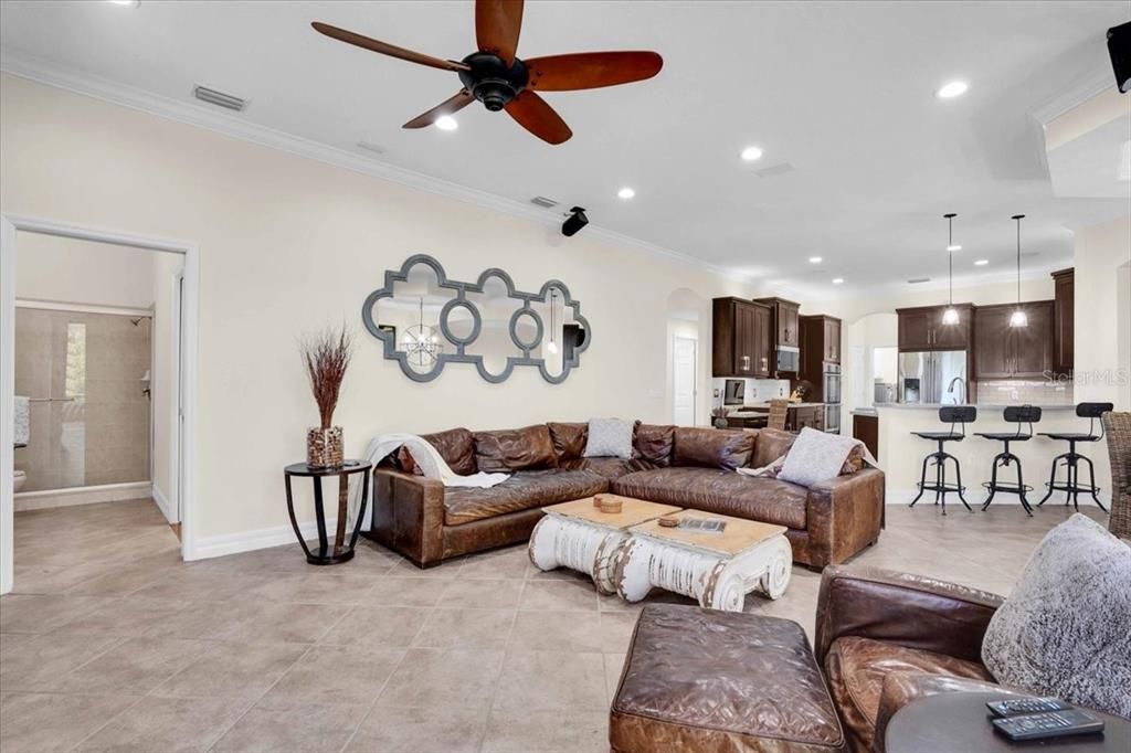 Activo con contrato: $749,000 (4 camas, 4 baños, 3024 Pies cuadrados)