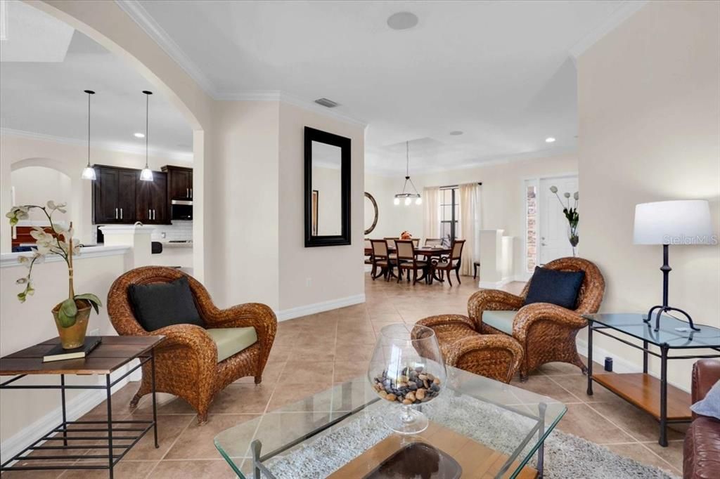 Activo con contrato: $749,000 (4 camas, 4 baños, 3024 Pies cuadrados)