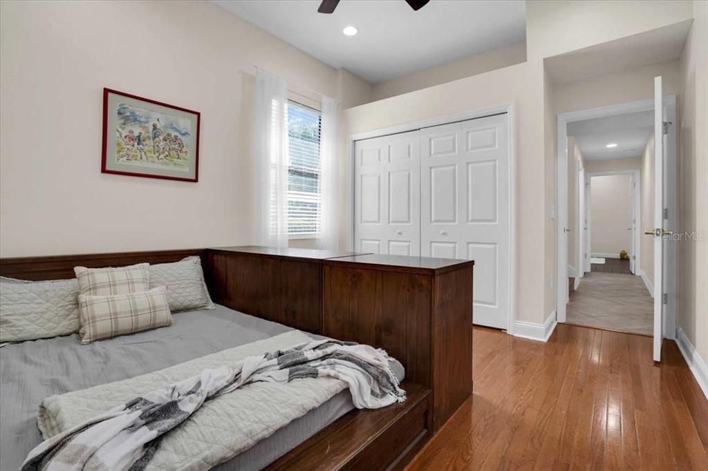 Activo con contrato: $749,000 (4 camas, 4 baños, 3024 Pies cuadrados)