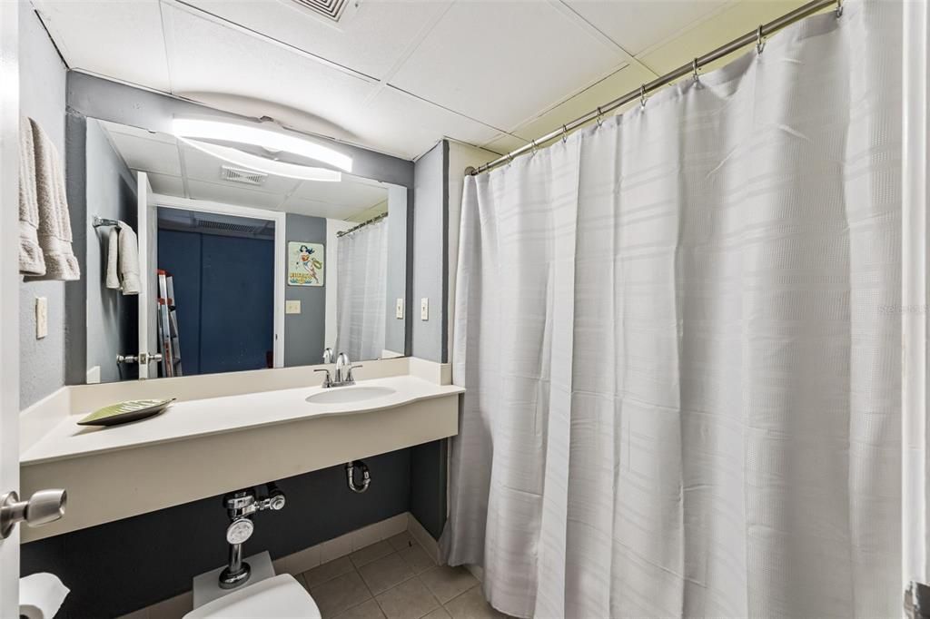 待售: $269,900 (2 贝兹, 2 浴室, 1324 平方英尺)