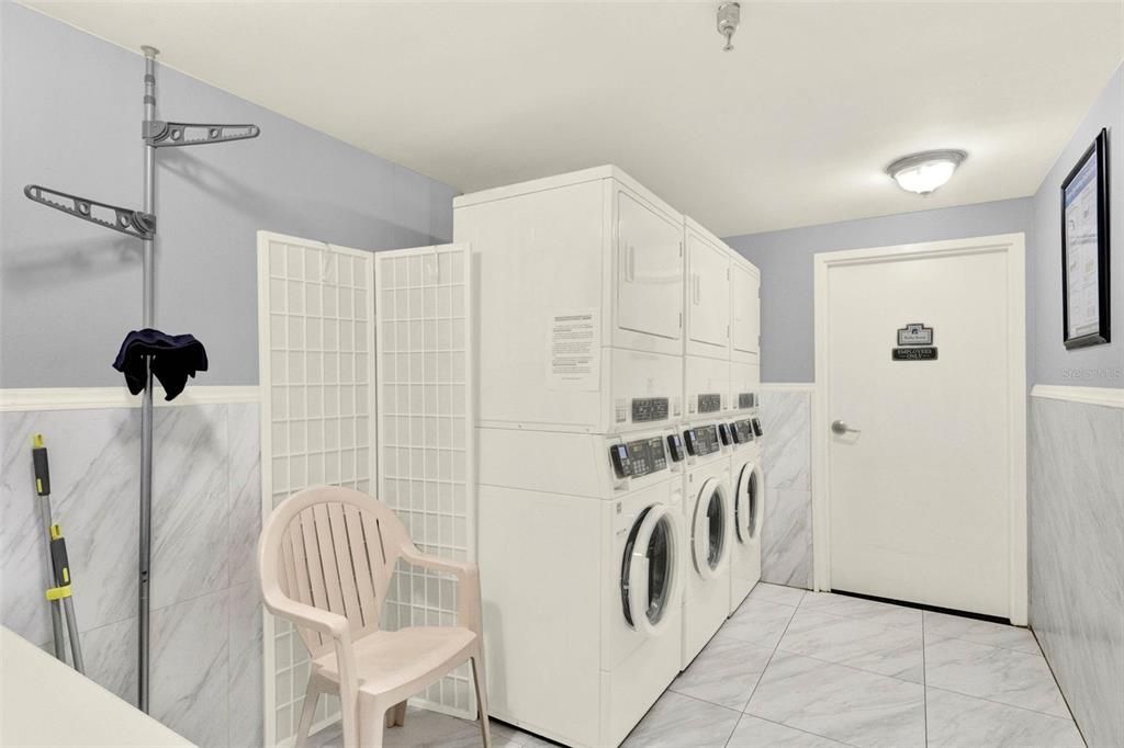 待售: $269,900 (2 贝兹, 2 浴室, 1324 平方英尺)