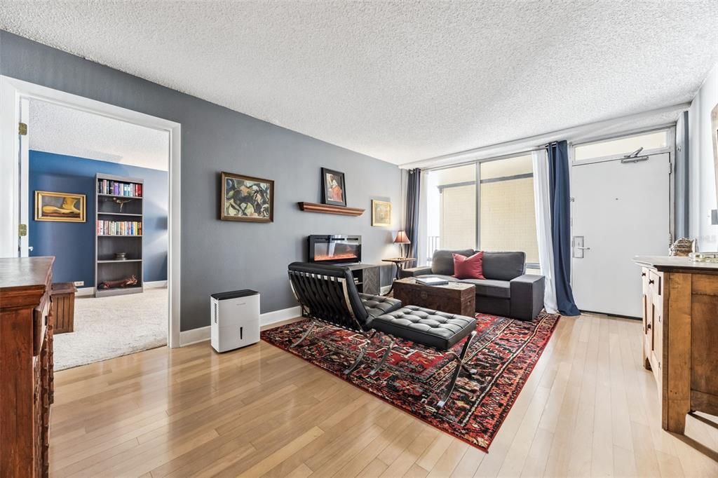 待售: $269,900 (2 贝兹, 2 浴室, 1324 平方英尺)