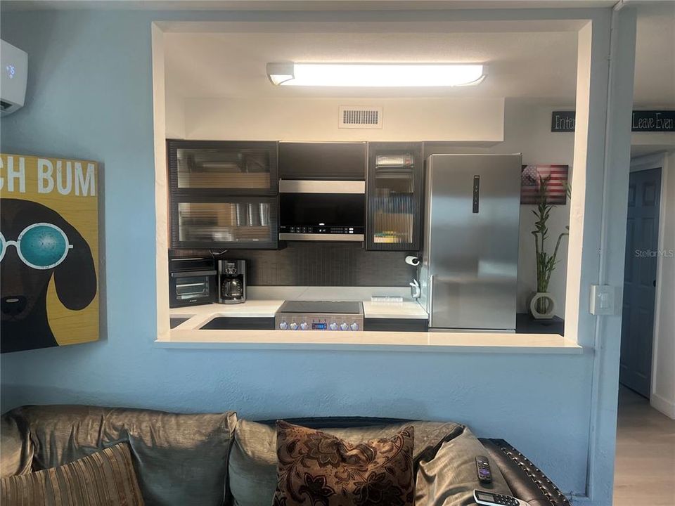 For Rent: $1,950 (1 beds, 1 baths, 550 Square Feet)