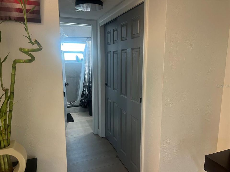 For Rent: $1,950 (1 beds, 1 baths, 550 Square Feet)