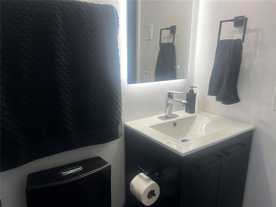 For Rent: $1,950 (1 beds, 1 baths, 550 Square Feet)