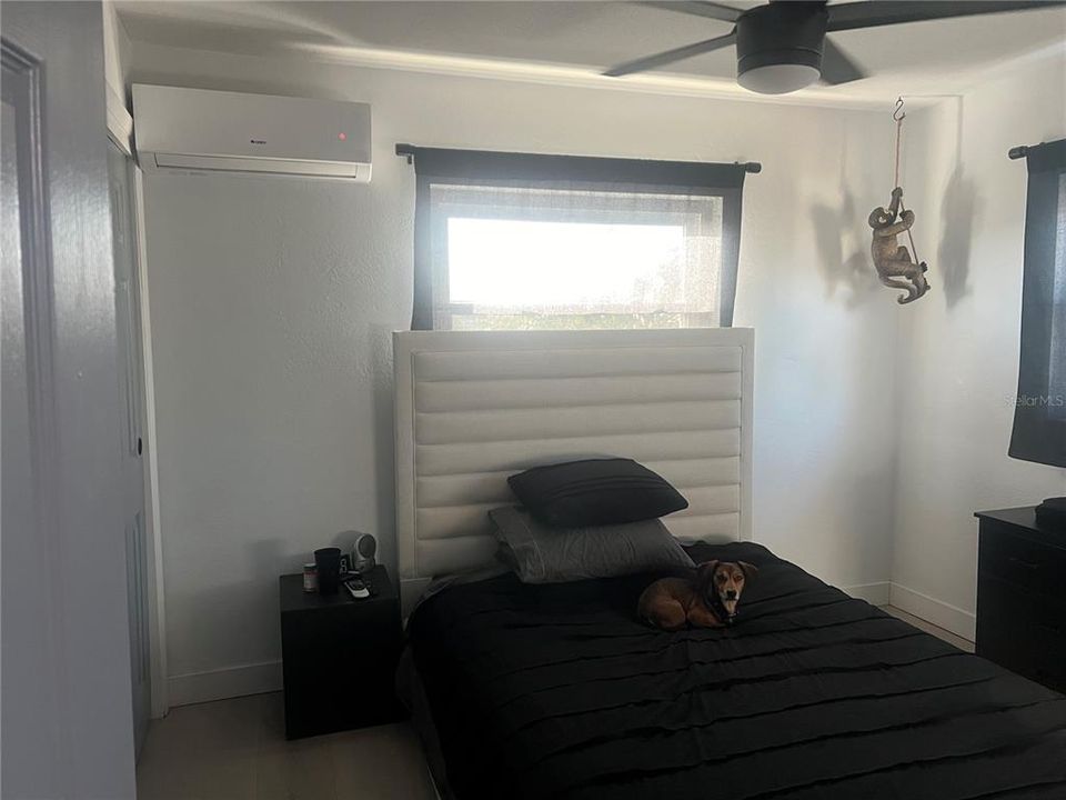 For Rent: $1,950 (1 beds, 1 baths, 550 Square Feet)