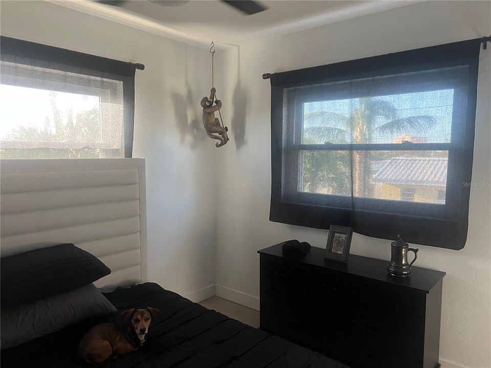 For Rent: $1,950 (1 beds, 1 baths, 550 Square Feet)