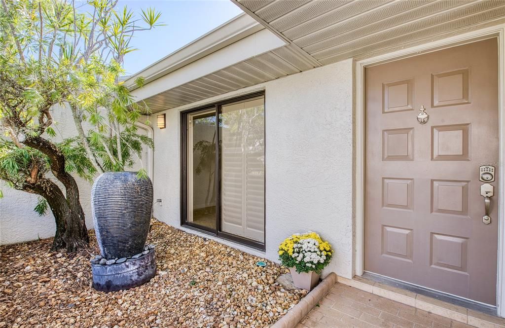 For Sale: $565,000 (2 beds, 2 baths, 1440 Square Feet)