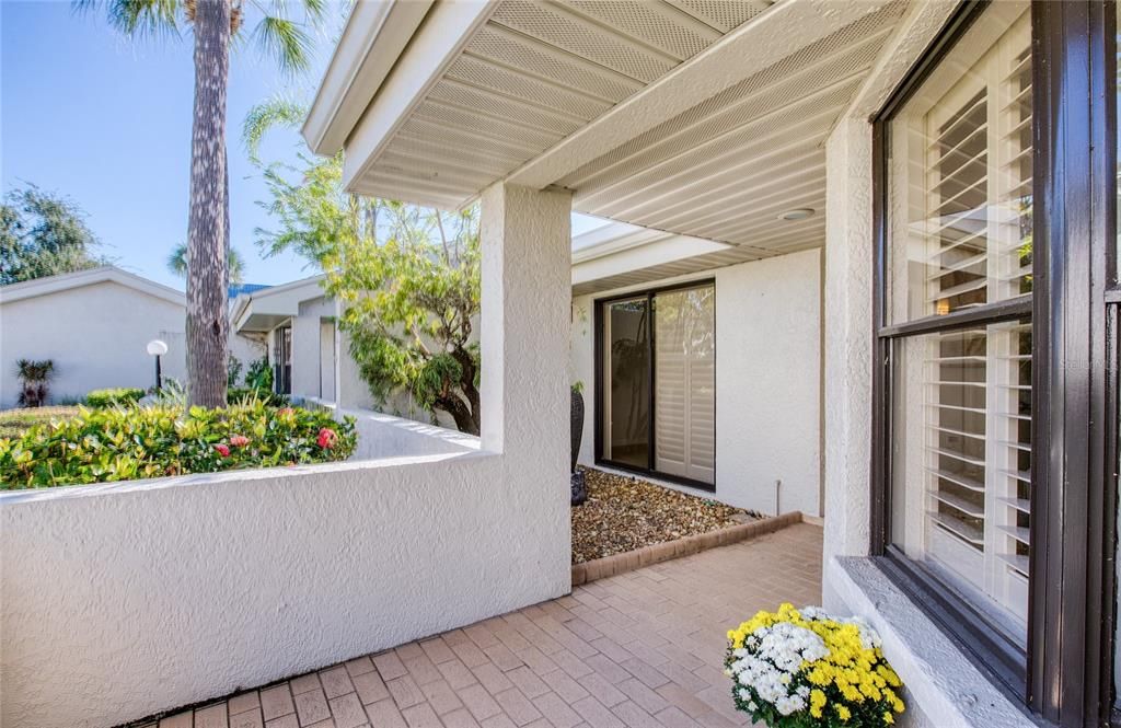 For Sale: $565,000 (2 beds, 2 baths, 1440 Square Feet)