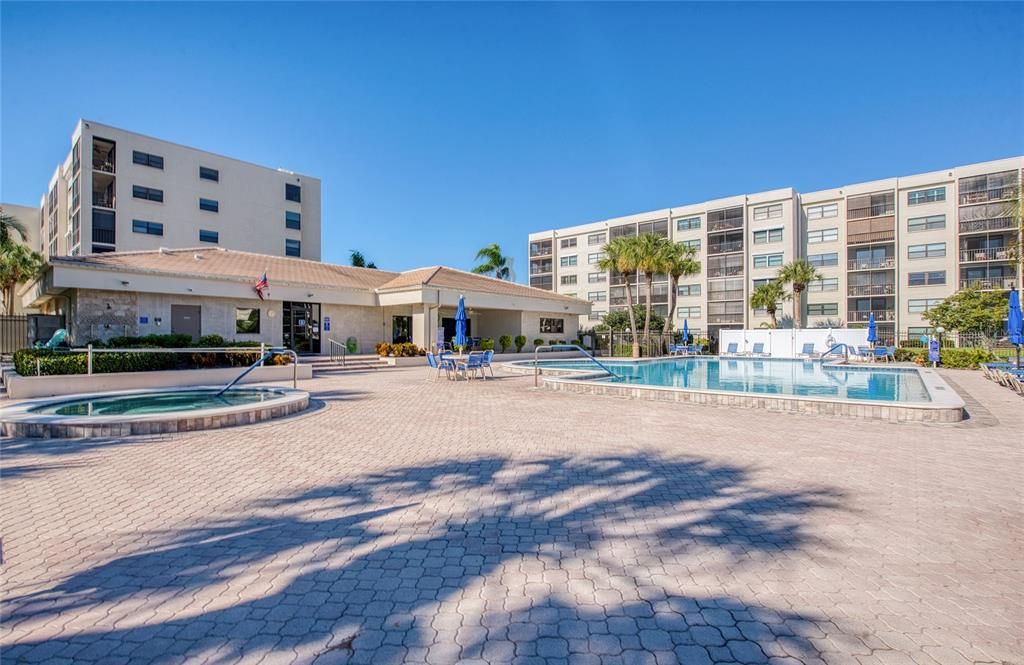 For Sale: $565,000 (2 beds, 2 baths, 1440 Square Feet)