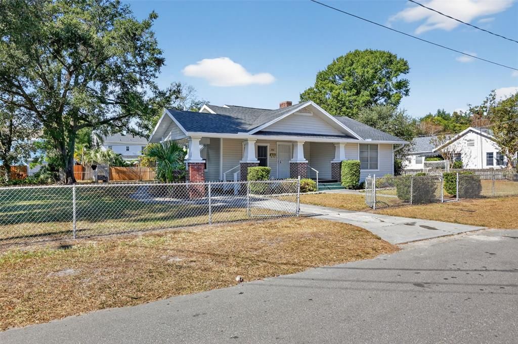 На продажу: $595,000 (3 спален, 1 ванн, 1667 Квадратных фут)