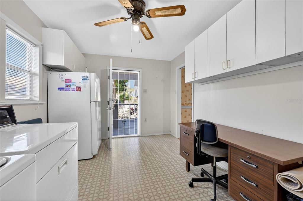 На продажу: $595,000 (3 спален, 1 ванн, 1667 Квадратных фут)