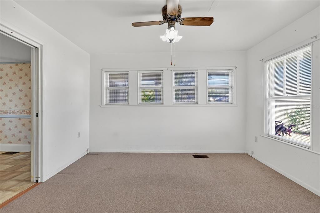 На продажу: $595,000 (3 спален, 1 ванн, 1667 Квадратных фут)