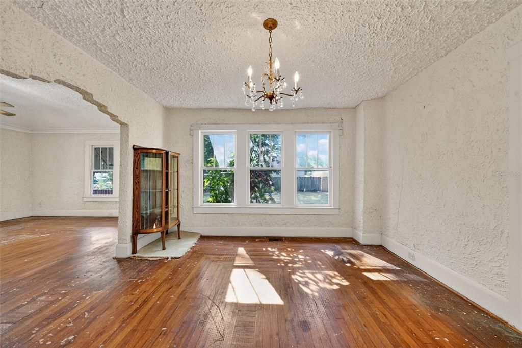 На продажу: $595,000 (3 спален, 1 ванн, 1667 Квадратных фут)