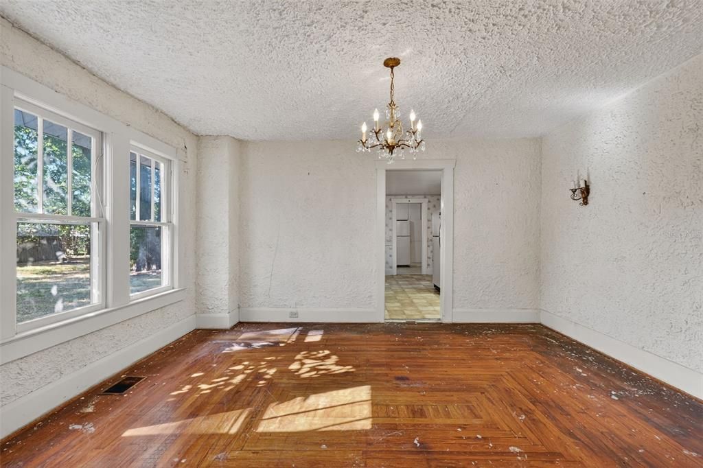 На продажу: $595,000 (3 спален, 1 ванн, 1667 Квадратных фут)