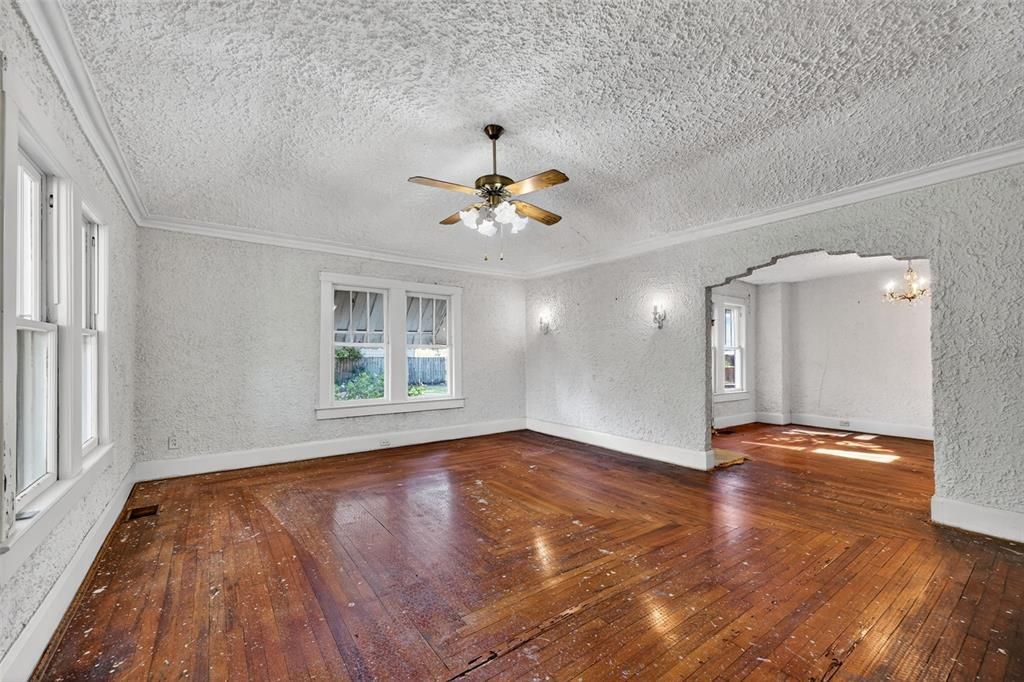 На продажу: $595,000 (3 спален, 1 ванн, 1667 Квадратных фут)