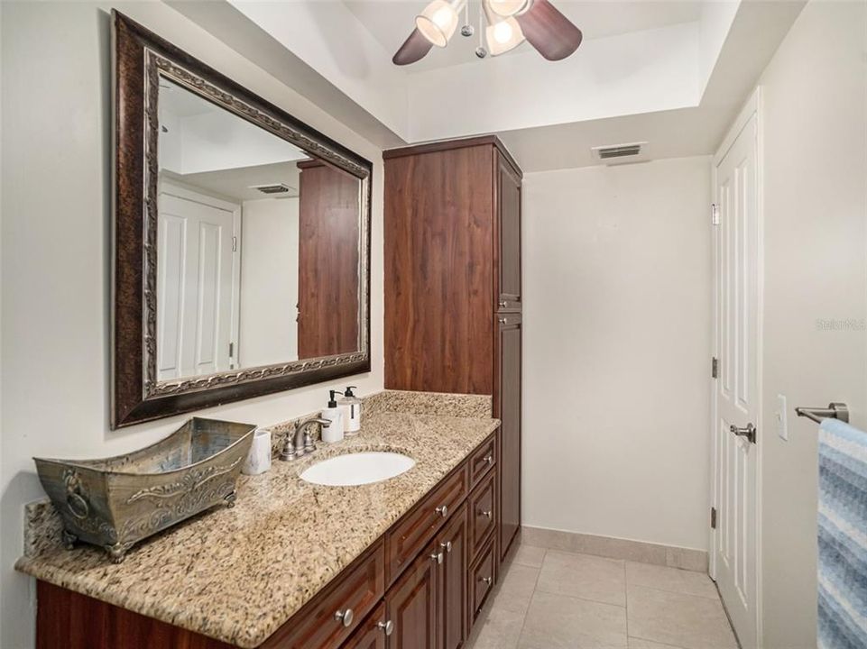 For Sale: $350,000 (2 beds, 2 baths, 1605 Square Feet)