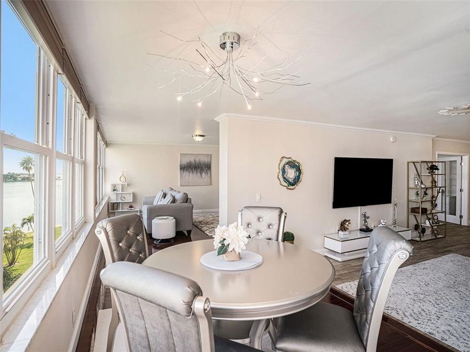 For Sale: $350,000 (2 beds, 2 baths, 1605 Square Feet)