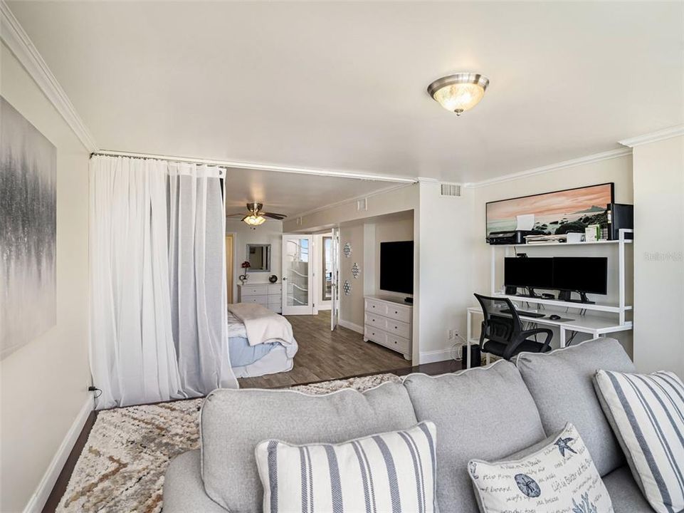 For Sale: $350,000 (2 beds, 2 baths, 1605 Square Feet)