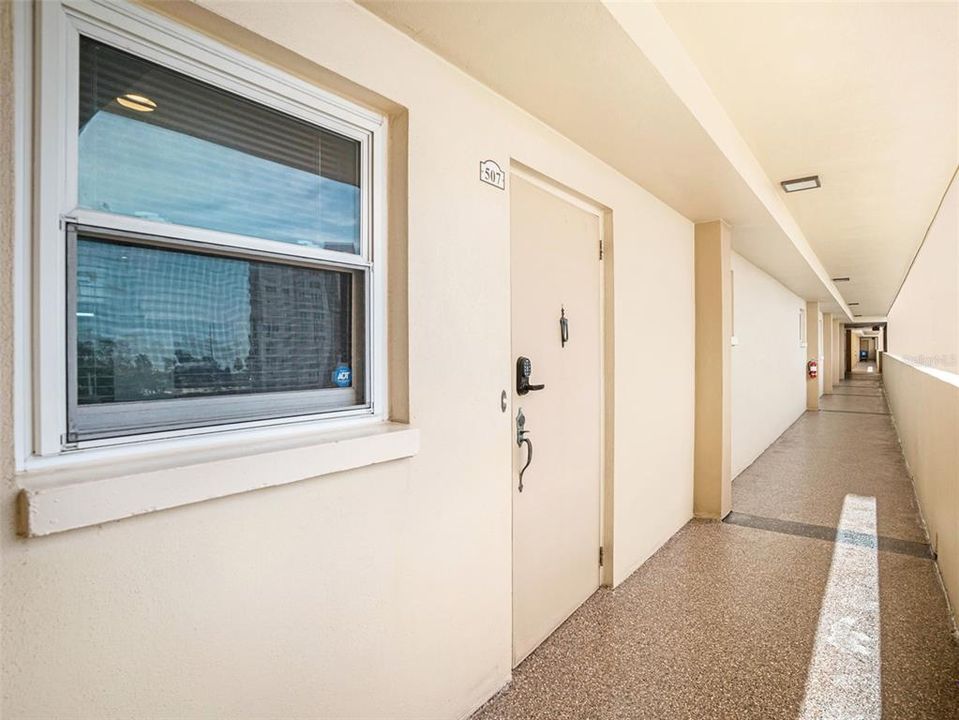 For Sale: $350,000 (2 beds, 2 baths, 1605 Square Feet)