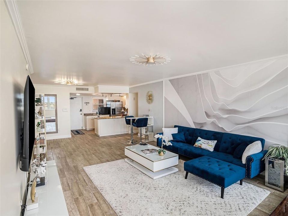 For Sale: $350,000 (2 beds, 2 baths, 1605 Square Feet)