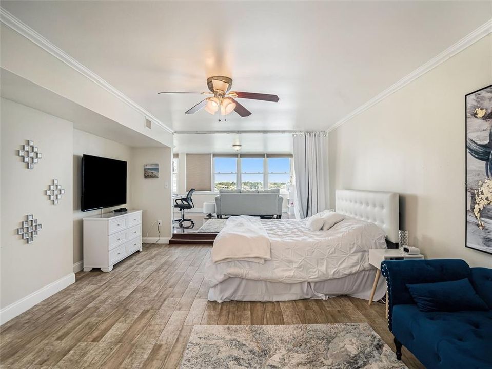 For Sale: $350,000 (2 beds, 2 baths, 1605 Square Feet)