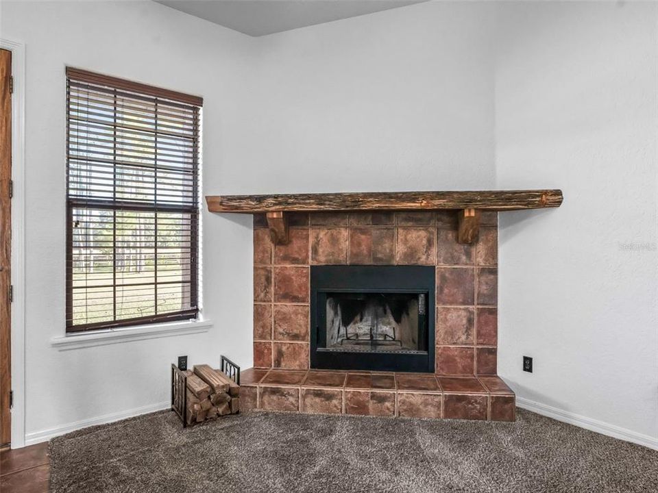 For Sale: $650,000 (3 beds, 2 baths, 1958 Square Feet)