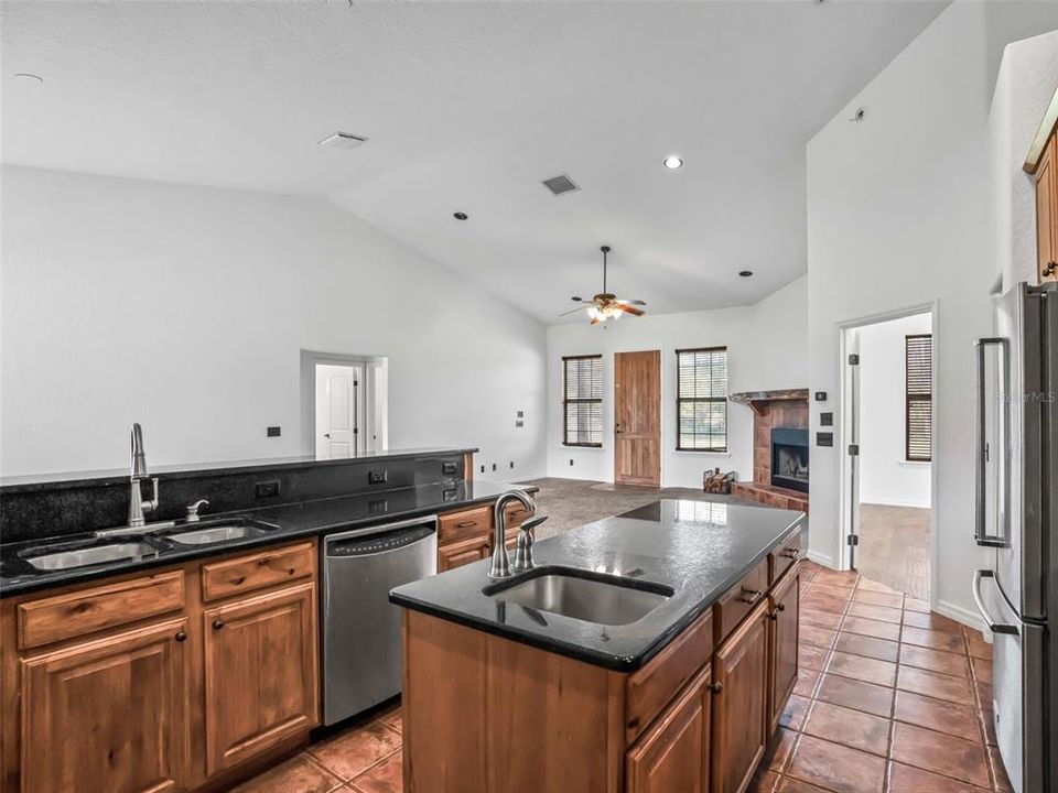 For Sale: $650,000 (3 beds, 2 baths, 1958 Square Feet)