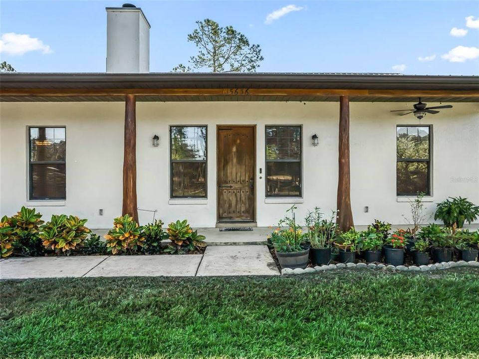 For Sale: $650,000 (3 beds, 2 baths, 1958 Square Feet)