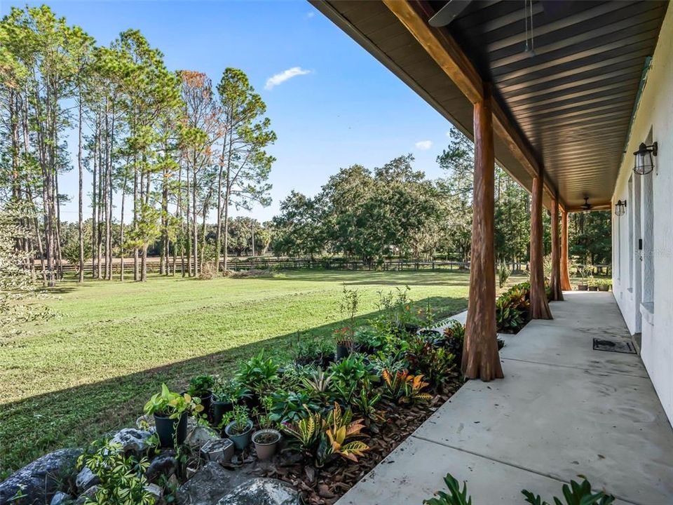 For Sale: $650,000 (3 beds, 2 baths, 1958 Square Feet)