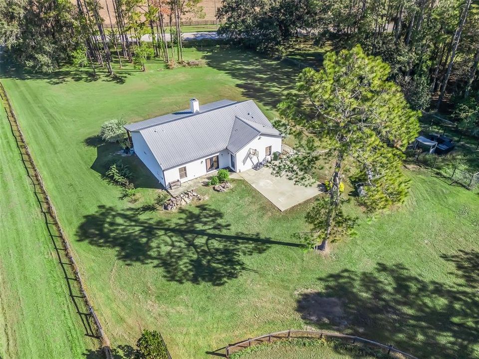 For Sale: $650,000 (3 beds, 2 baths, 1958 Square Feet)