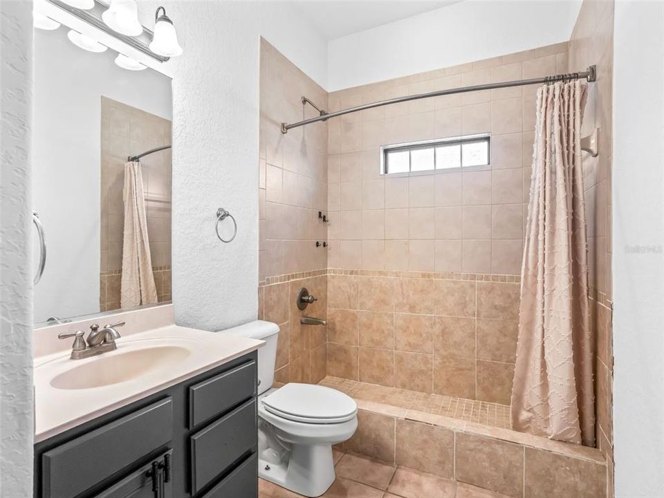 For Sale: $650,000 (3 beds, 2 baths, 1958 Square Feet)