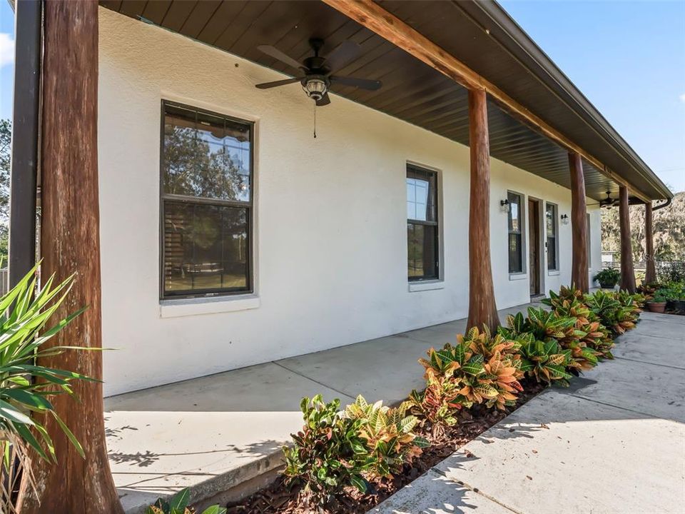 For Sale: $650,000 (3 beds, 2 baths, 1958 Square Feet)