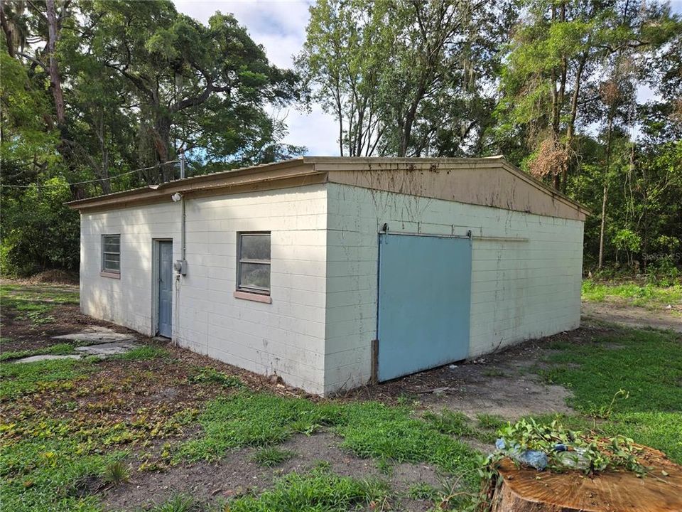 待售: $300,000 (1 贝兹, 2 浴室, 1352 平方英尺)