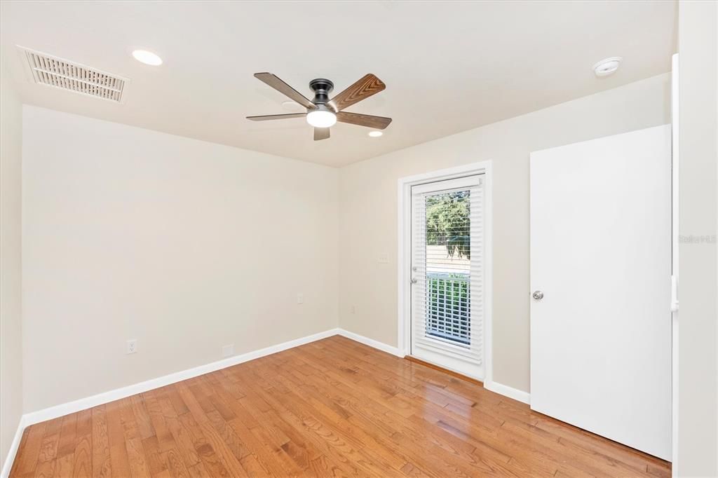 出租: $2,450 (2 贝兹, 2 浴室, 1000 平方英尺)