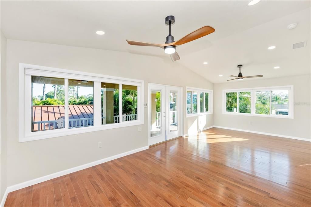 出租: $2,450 (2 贝兹, 2 浴室, 1000 平方英尺)