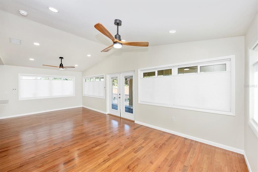 出租: $2,450 (2 贝兹, 2 浴室, 1000 平方英尺)