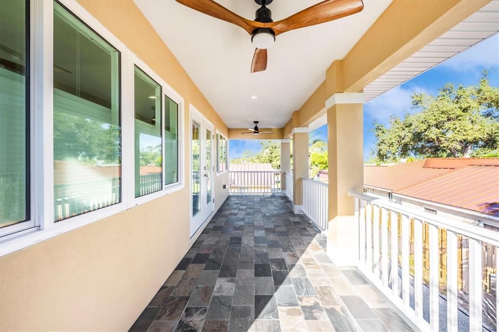 出租: $2,450 (2 贝兹, 2 浴室, 1000 平方英尺)