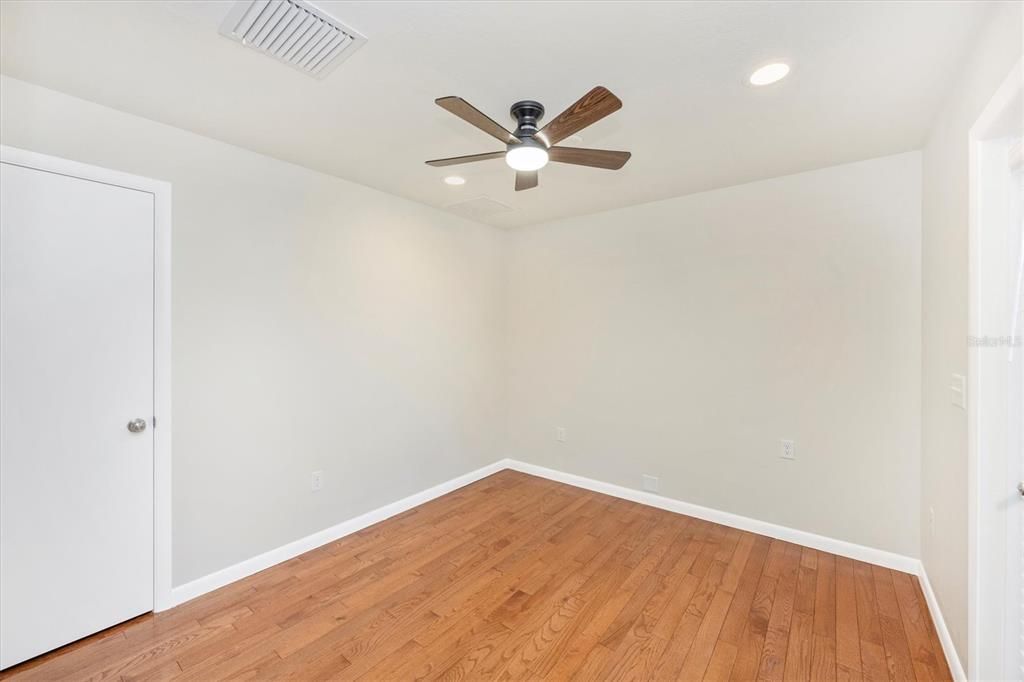 出租: $2,450 (2 贝兹, 2 浴室, 1000 平方英尺)