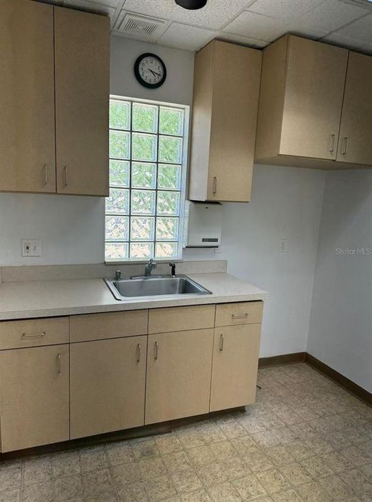 待售: $72,000 (0 贝兹, 0 浴室, 4138 平方英尺)