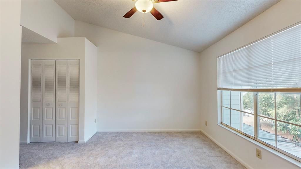 Activo con contrato: $1,990 (2 camas, 2 baños, 1061 Pies cuadrados)