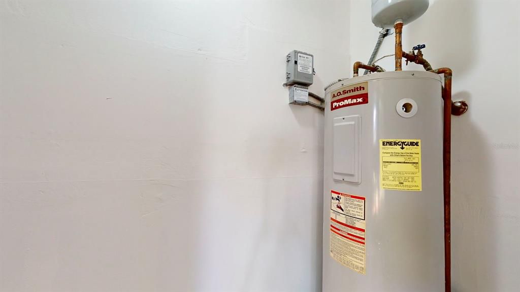 Activo con contrato: $1,990 (2 camas, 2 baños, 1061 Pies cuadrados)