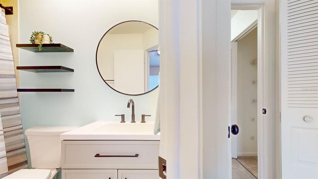 Activo con contrato: $1,990 (2 camas, 2 baños, 1061 Pies cuadrados)