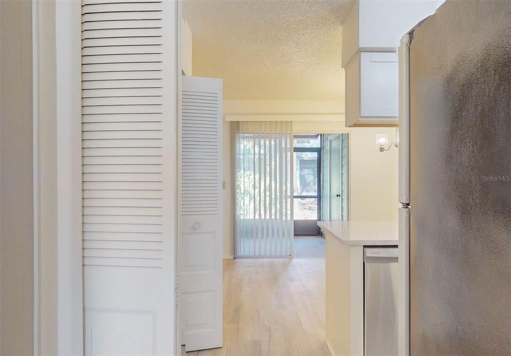 Activo con contrato: $1,990 (2 camas, 2 baños, 1061 Pies cuadrados)