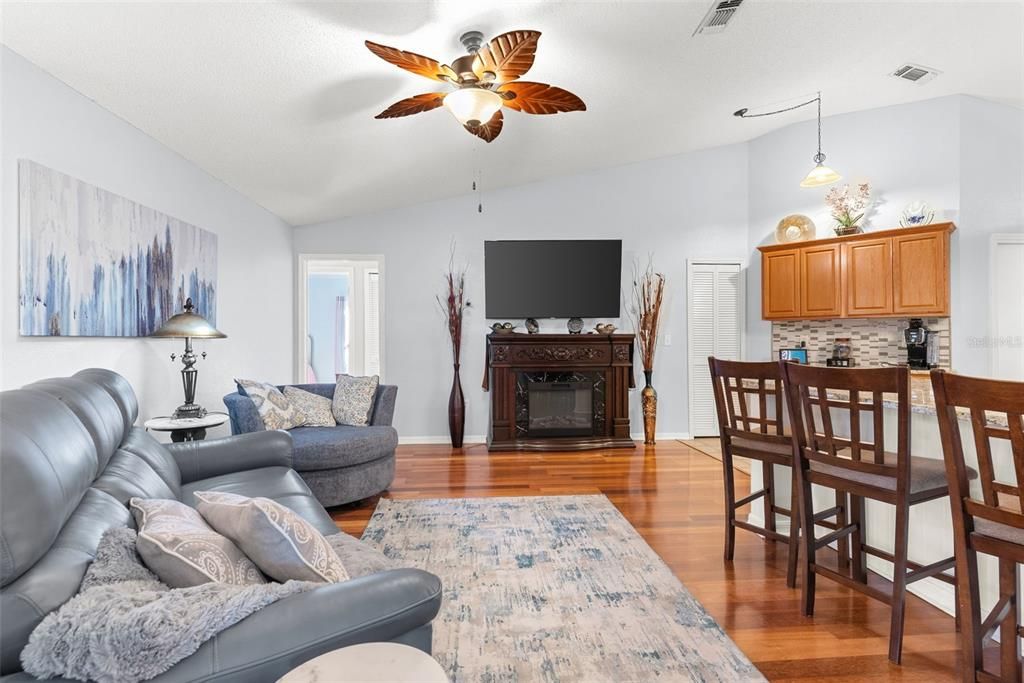 For Sale: $430,000 (4 beds, 2 baths, 1965 Square Feet)