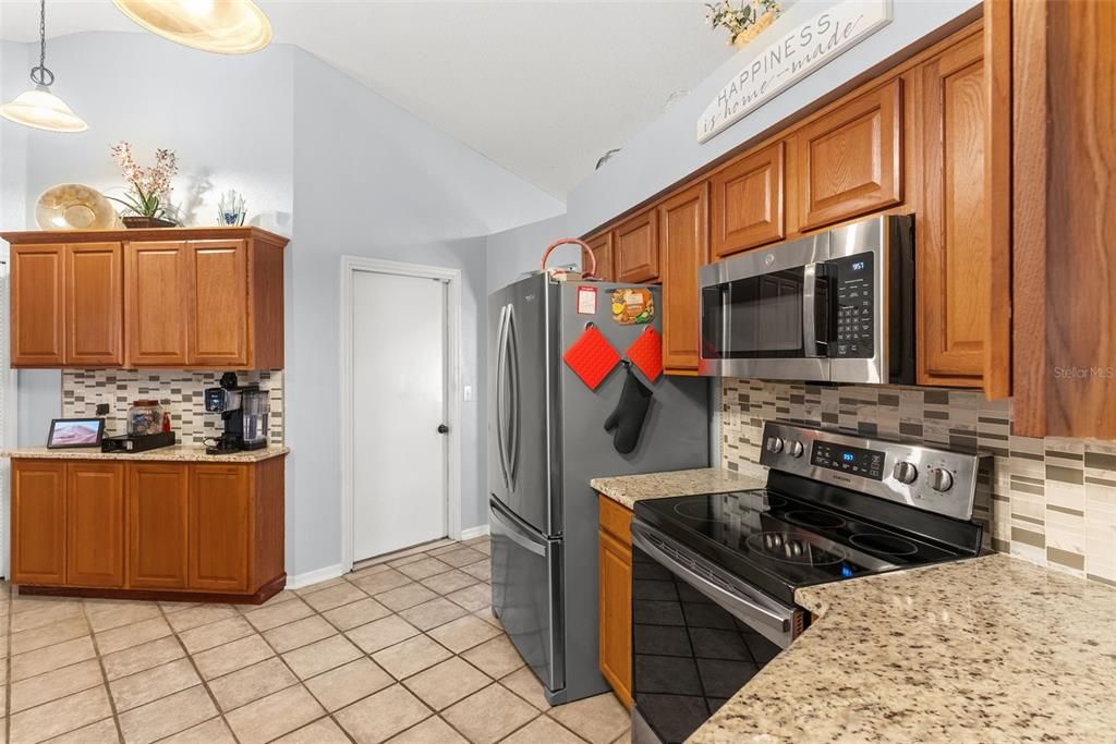 For Sale: $430,000 (4 beds, 2 baths, 1965 Square Feet)