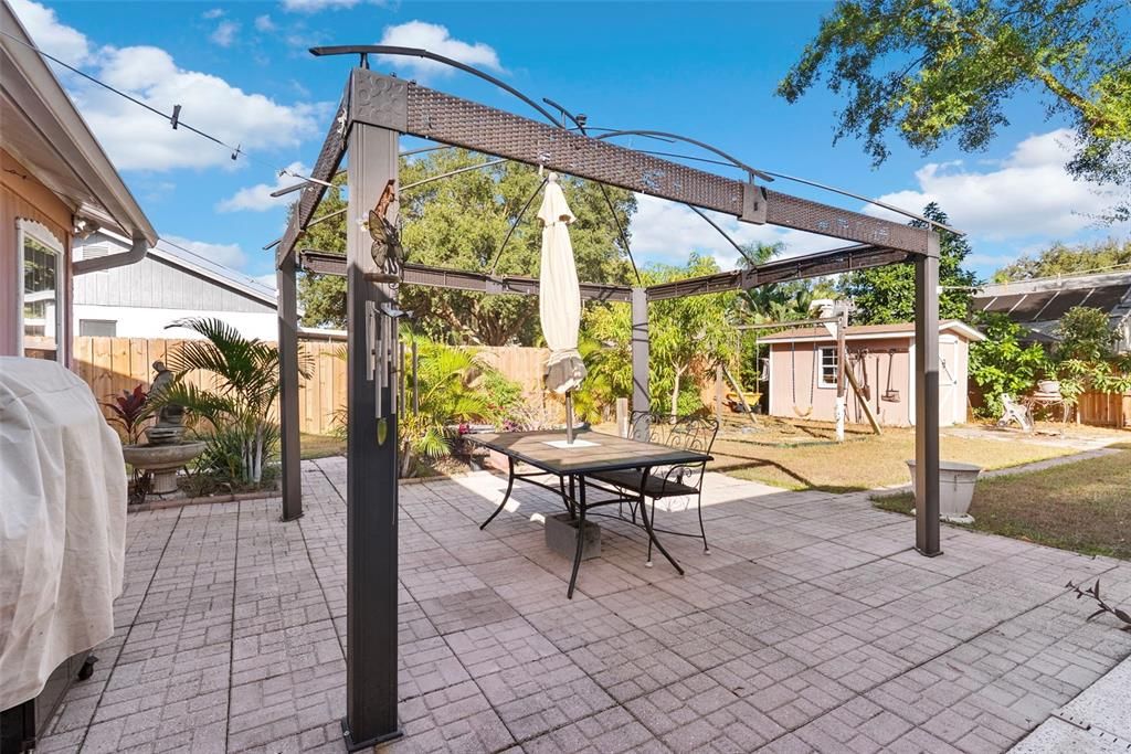 For Sale: $430,000 (4 beds, 2 baths, 1965 Square Feet)