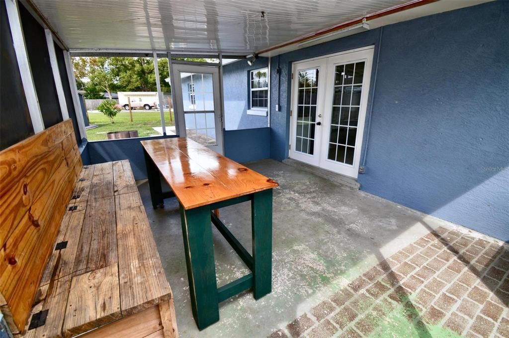 待售: $229,000 (2 贝兹, 1 浴室, 805 平方英尺)