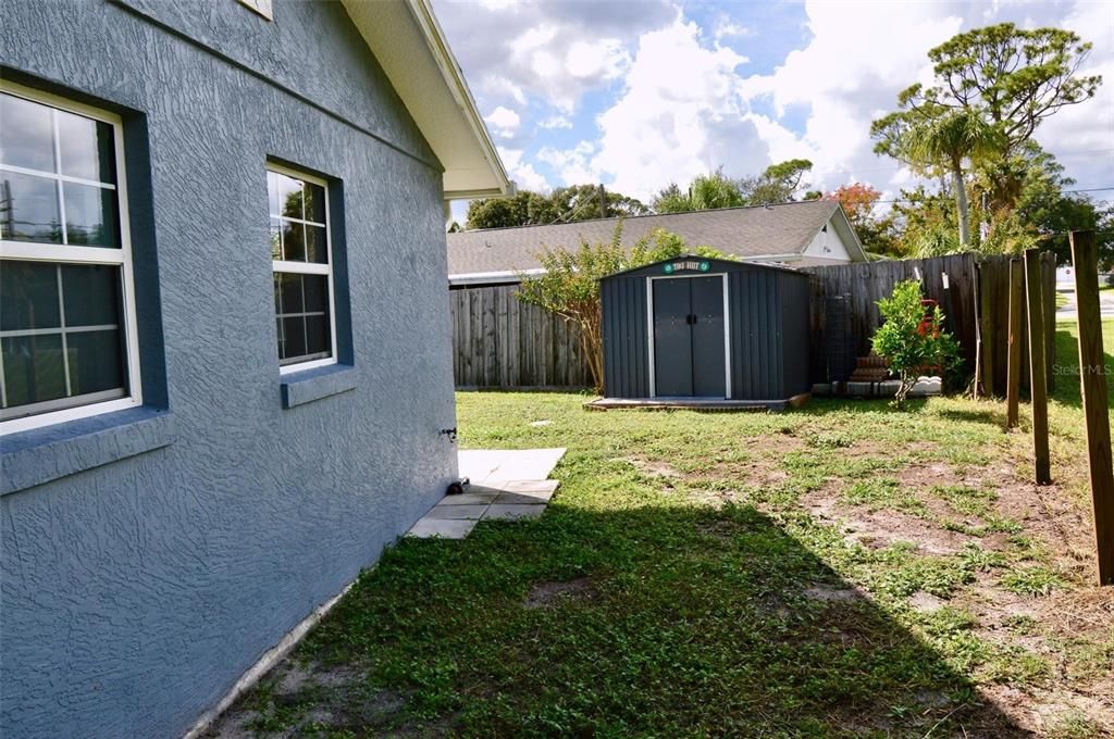 待售: $229,000 (2 贝兹, 1 浴室, 805 平方英尺)